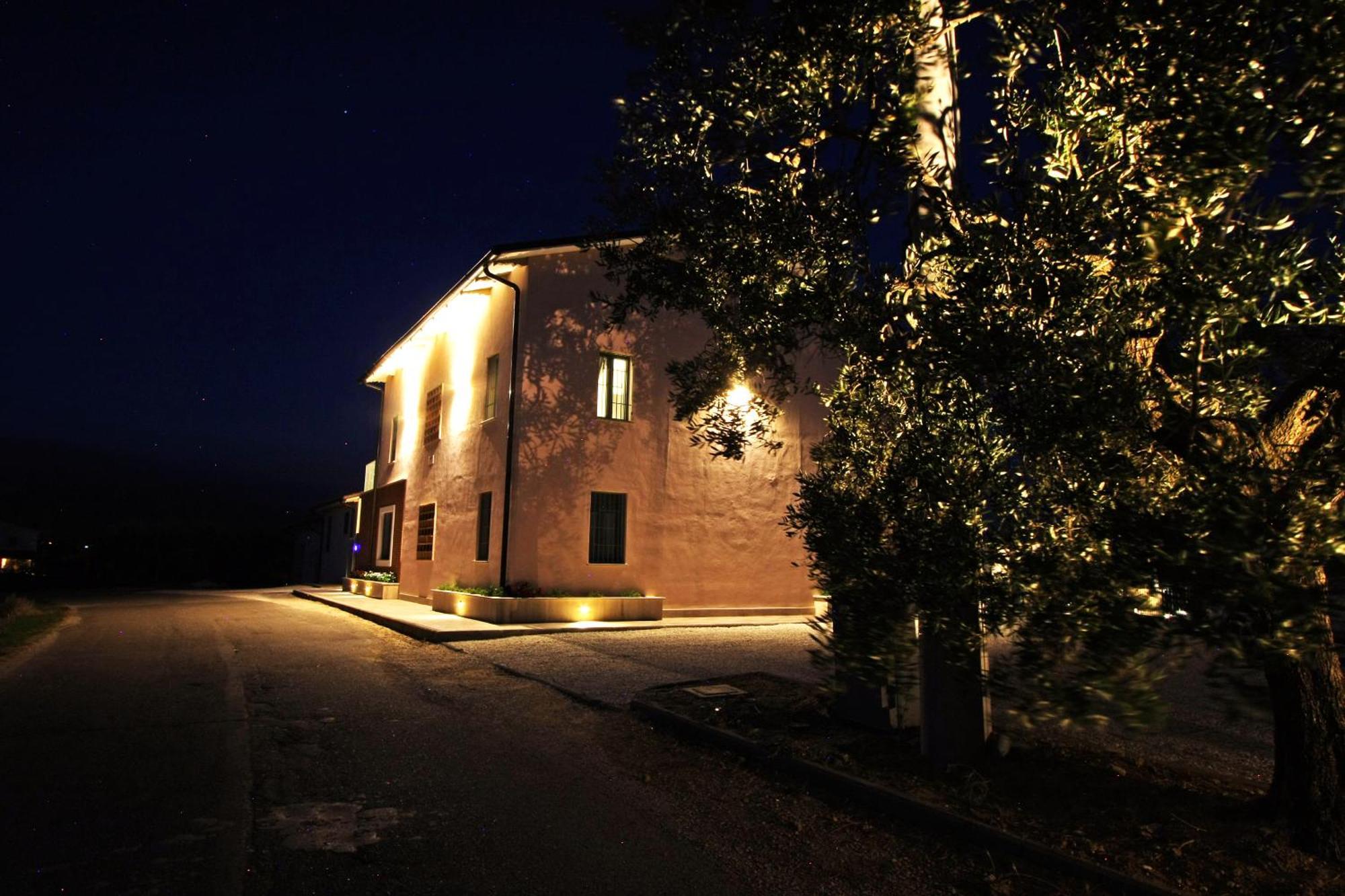 La Collina Del Girasole Villa Montecastrilli Exteriör bild