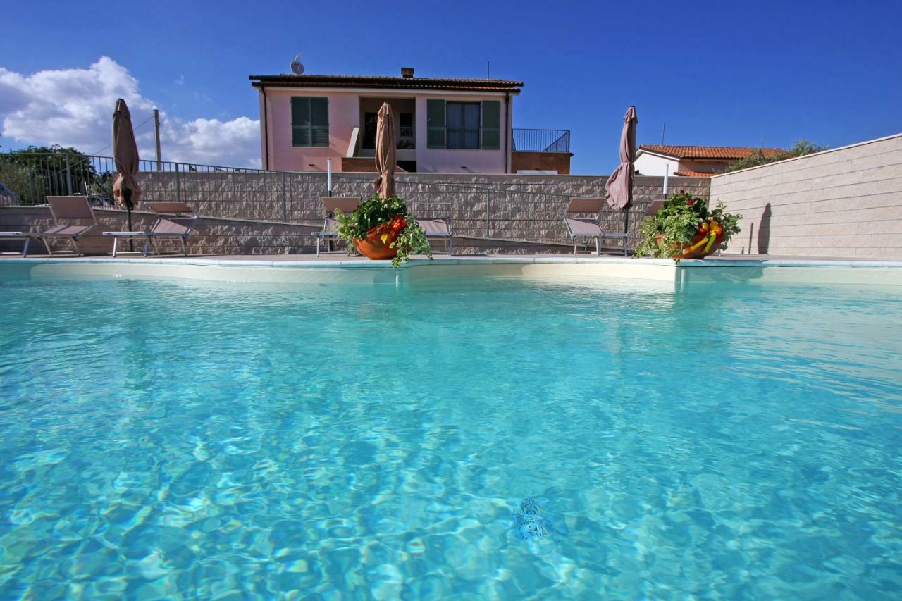 La Collina Del Girasole Villa Montecastrilli Exteriör bild