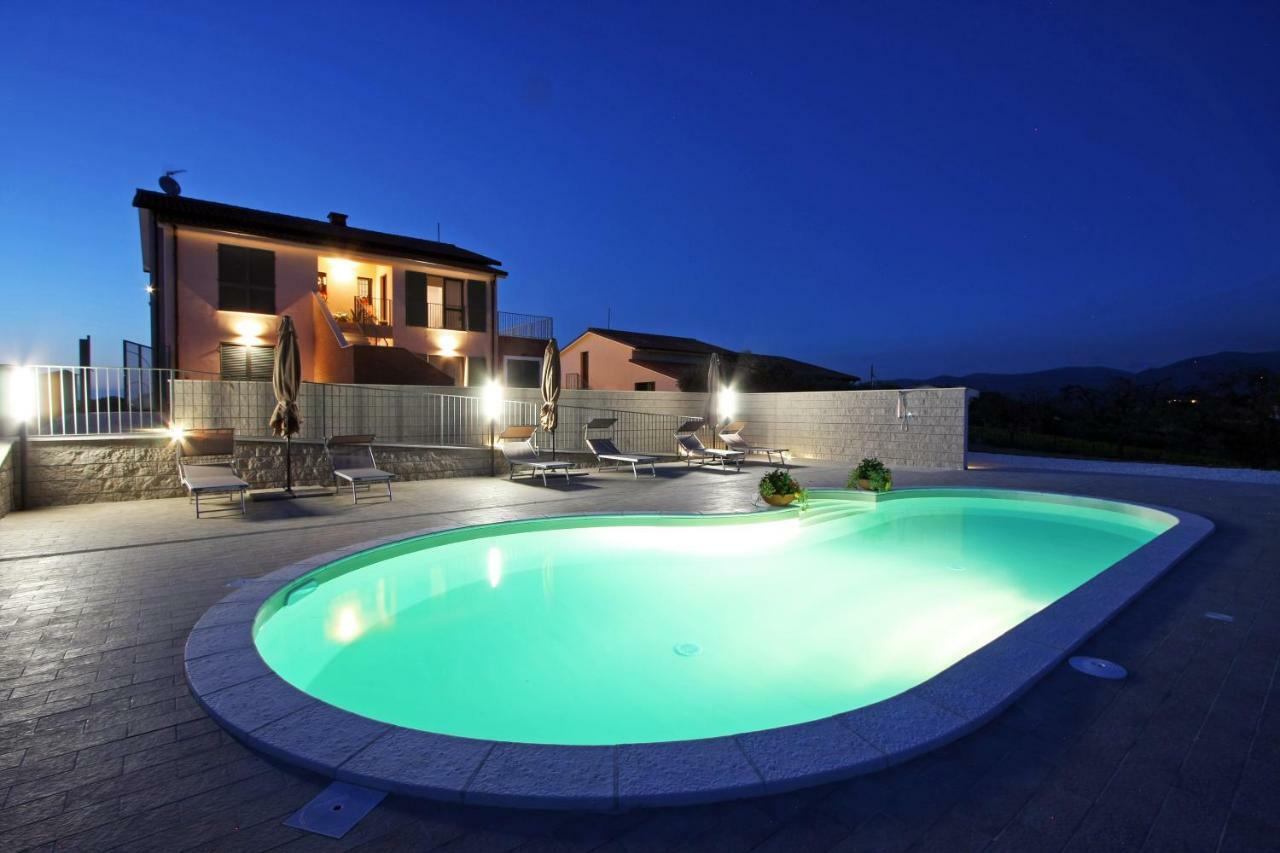 La Collina Del Girasole Villa Montecastrilli Exteriör bild